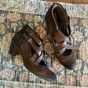 Earth Amber Oil Rubbed Bark Leather Ankle Boots Heels Crossover Straps Women's 8